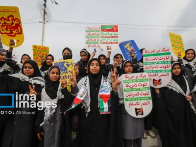 دانش آموزان اهوازی در روز ۱۳ آبان شعار «مرگ بر آمریکا» سر دادند