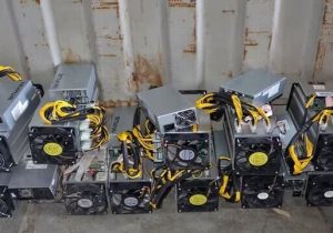 ۶۴ دستگاه رمز ارز غیر مجاز در شوشتر با حکم قضایی جمع آوری شد