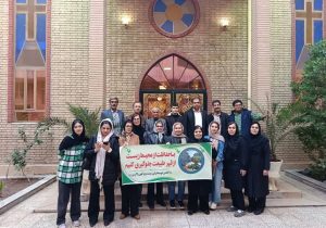 محوطه فضای سبز کلیسا گلکاری شد + عکس