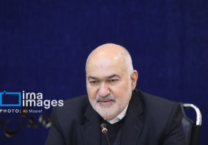 آمریکا به دنبال این است ایران را تحت نظام حاکمیت خود قرار دهد اما ایران اسلامی عزت خود را از دست نمی دهد