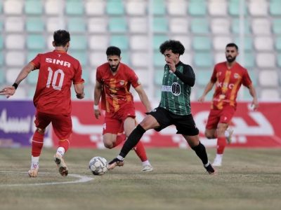 دیدار دو تیم فولادخوزستان و خیبر خرم آباد نتیجه ۲ به۲ به تساوی رسید