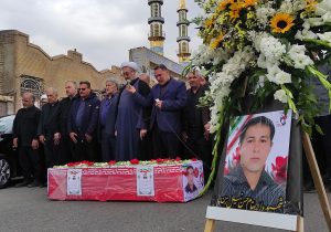 پیکر شهید حسن نیل زن  نخستین شهید دزفول امروز تشییع شد