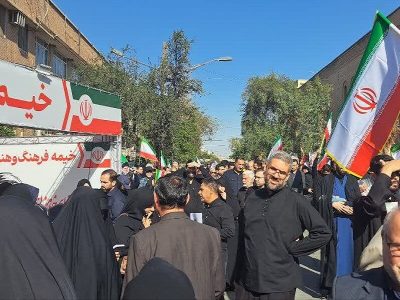 «خیمه فرهنگ و هنر» با هدف گسترش فعالیت های هنری در میدان مولوی اهواز راه اندازی شد