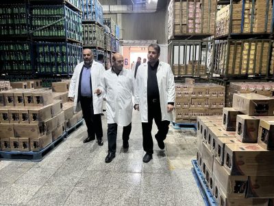 کارگران و کارآفرینان با کارکردن شبانه روزی در شرایط جنگی در حال جهاد هستند