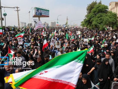 تا وقتی مردم در صحنه حضور دارند دشمن نمی تواند هیچ گونه آسیبی به انقلاب اسلامی وارد کند