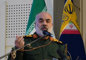 ما با تکیه بر قدرت الهی از دشمن هیچ ترسی نداریم و در مقابل دشمن ایستاده ایم