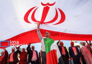 نیروی مسلح ما با آمادگی کامل در مقابل هرگونه تعدی دشمن به خاک ایران ایستاده
