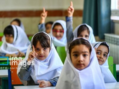 بیشتر وقت دانش آموزان دوزبانه صرف آموزش زبان فارسی می شود