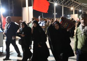 خدمت رسانی به زائران اربعین در مرزهای شلمچه و چذابه به صورت شبانه روزی در حال انجام است